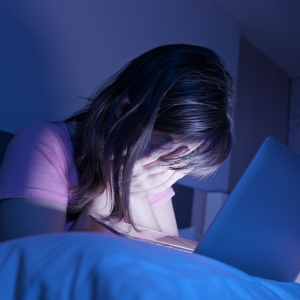 Read more about the article 3 gestes simples pour protéger vos enfants du cyberharcèlement